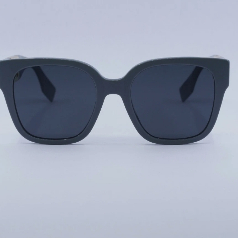 Fendi Gray Sunglasses with Gold Accents - Picture 4 of 6